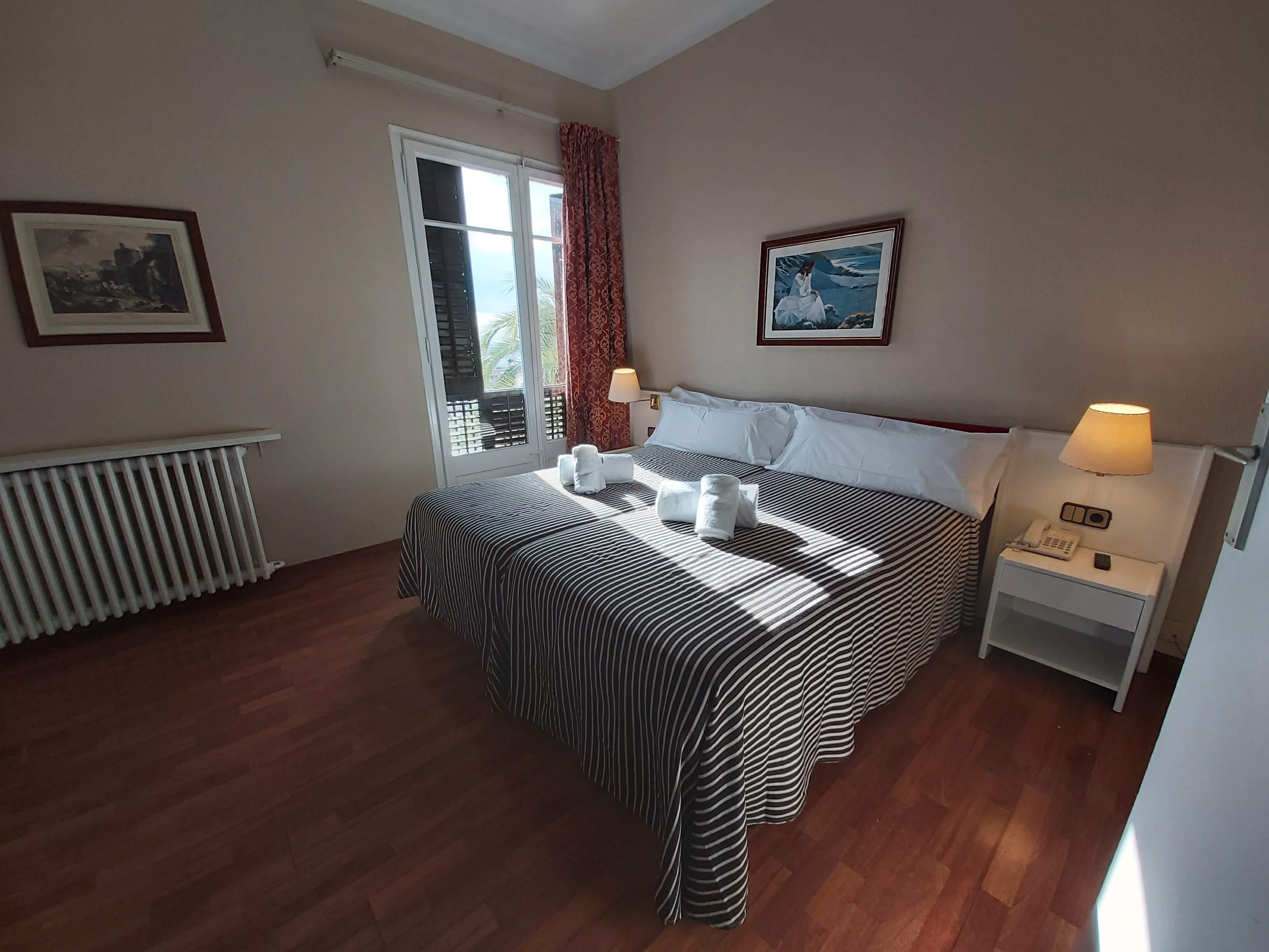Hotel El Castell Сан-Бой-да-Любрагат Екстер'єр фото