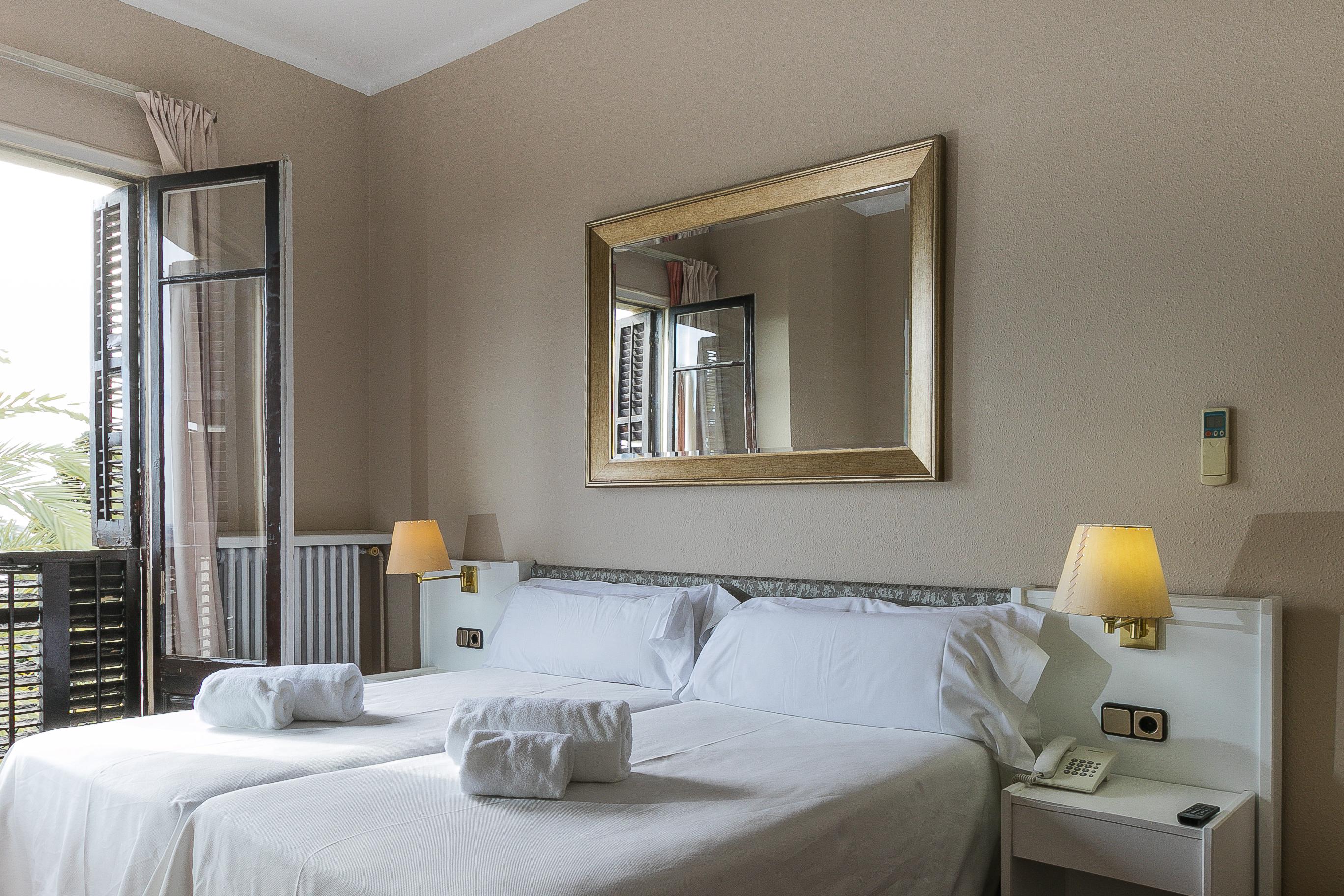 Hotel El Castell Сан-Бой-да-Любрагат Екстер'єр фото