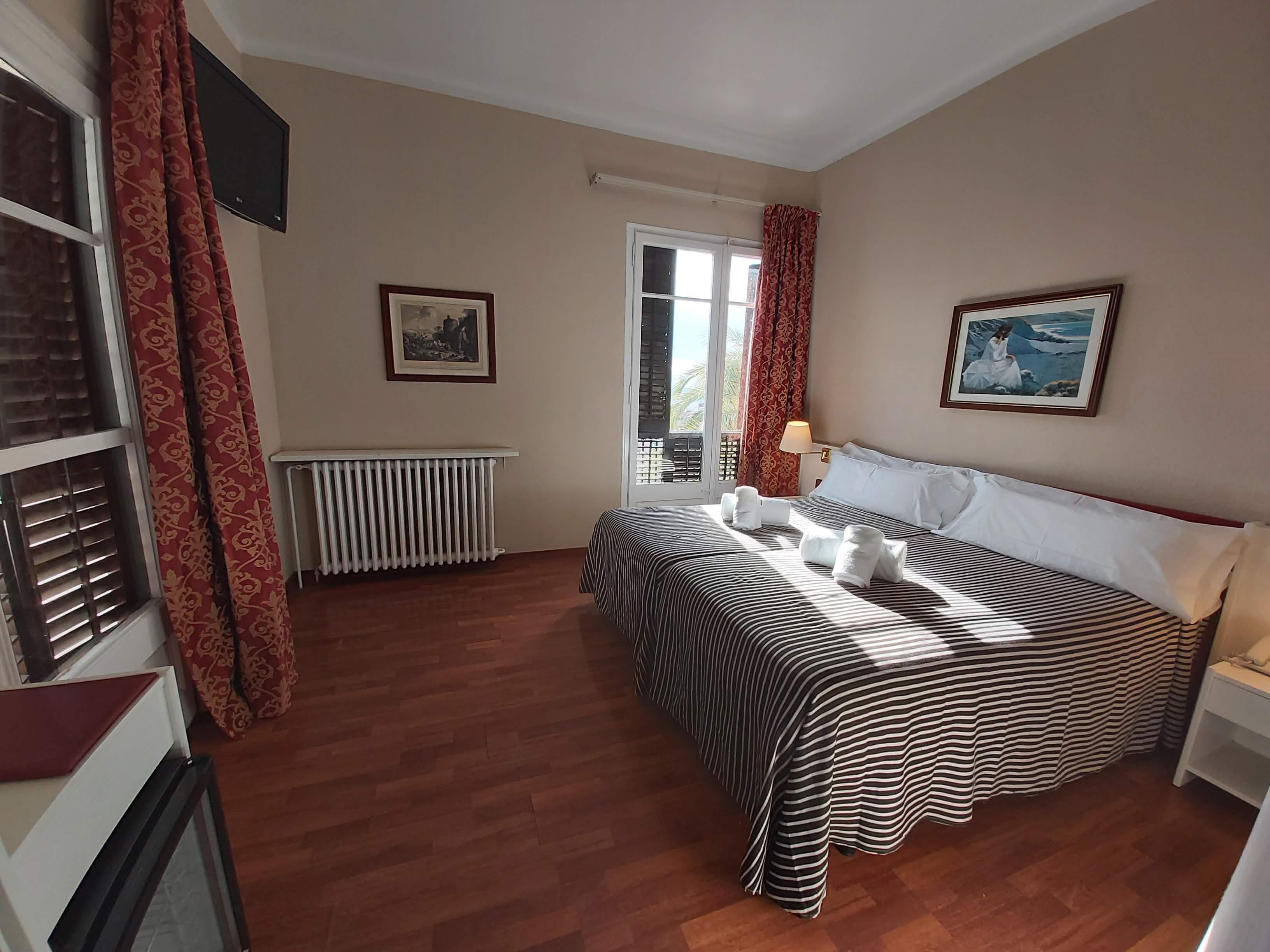 Hotel El Castell Сан-Бой-да-Любрагат Екстер'єр фото