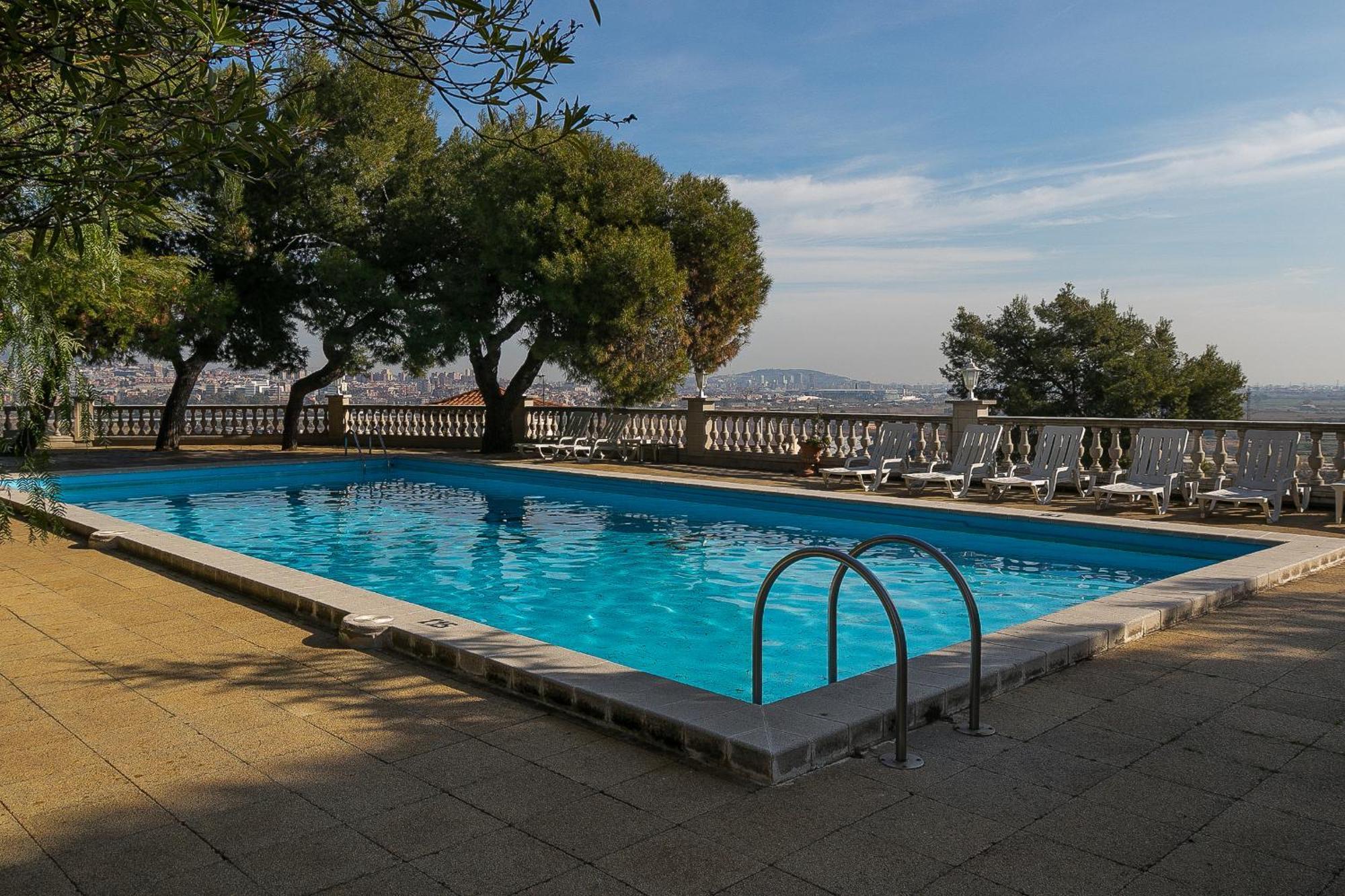 Hotel El Castell Сан-Бой-да-Любрагат Екстер'єр фото