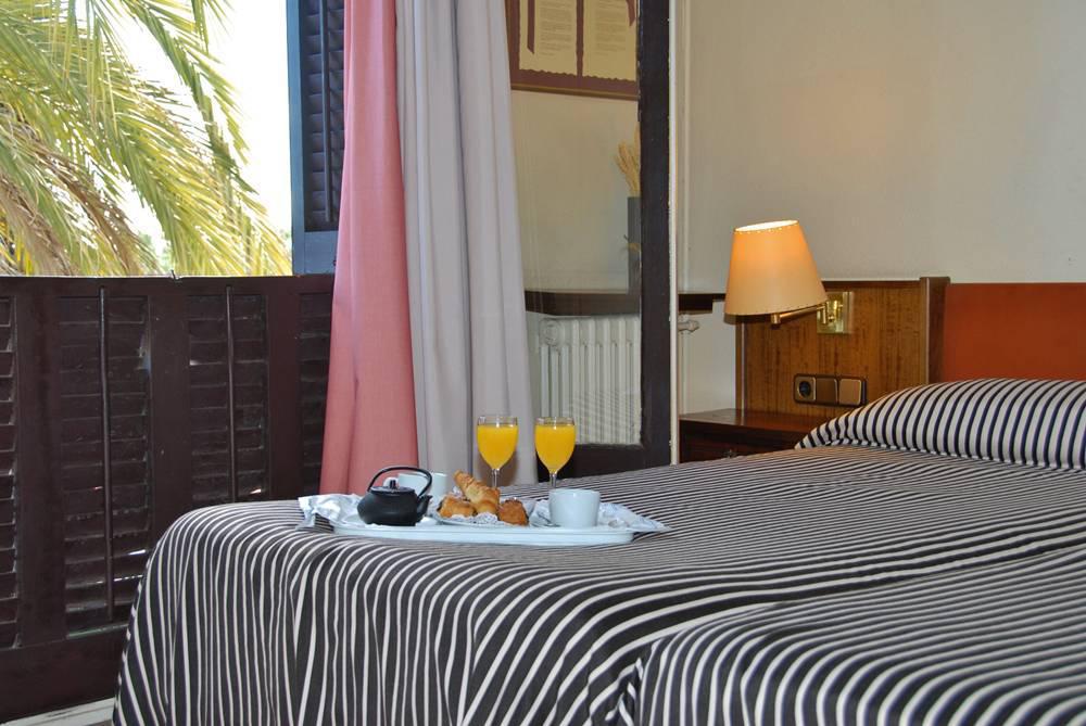 Hotel El Castell Сан-Бой-да-Любрагат Екстер'єр фото